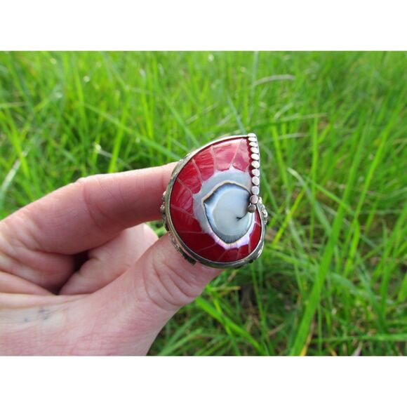 Handmade Red and White Nautilus Shell with Two Sterling Silver Dragonflies Ring - Picture 8 of 11